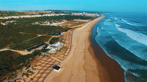 uomini nudi gay|Spiaggia 19 a Costa da Caparica